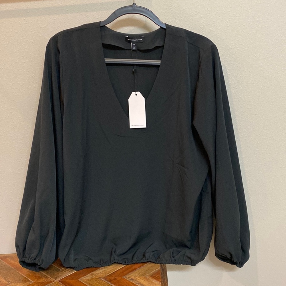 Women’s Universal Standard Top in Black Size XS